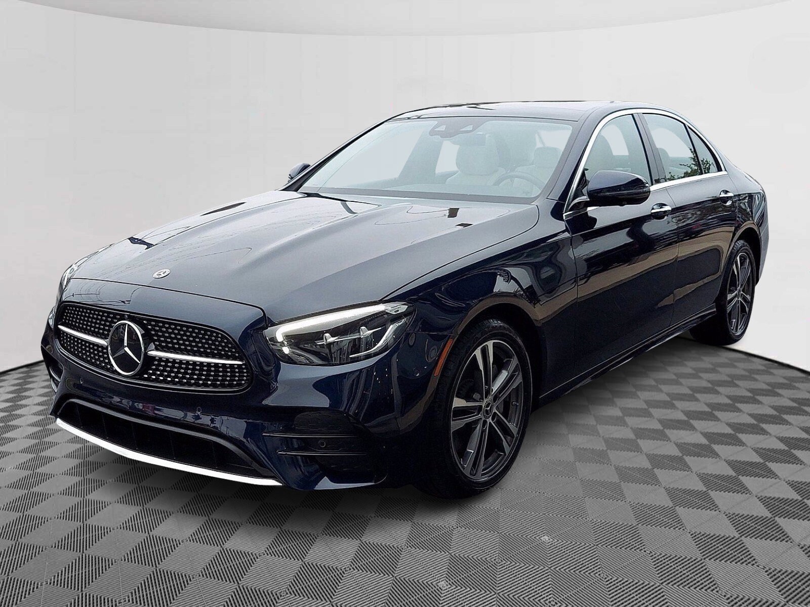 2021 Mercedes Benz E 350 4MATIC Sedan photo 3