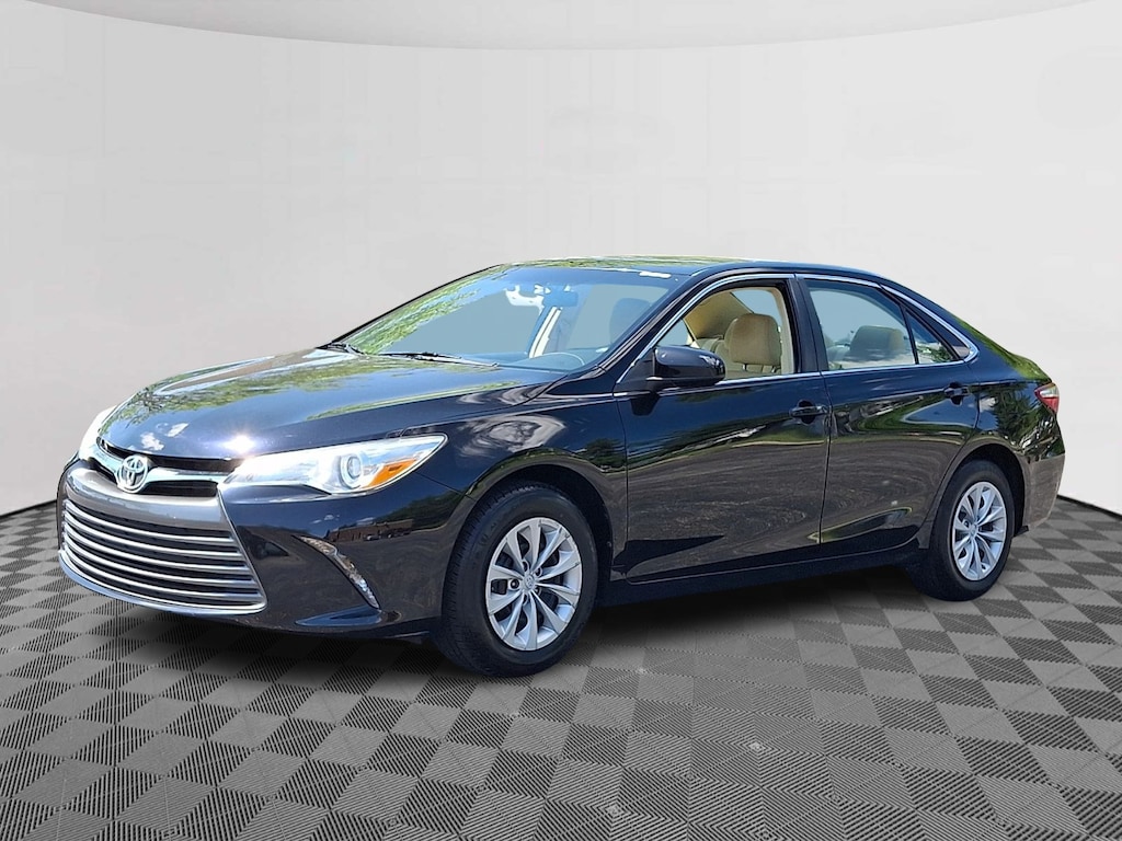 Used 2015 Toyota Camry XLE Sedan