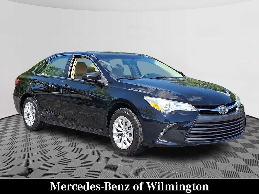 Used 2015 Toyota Camry XLE Sedan