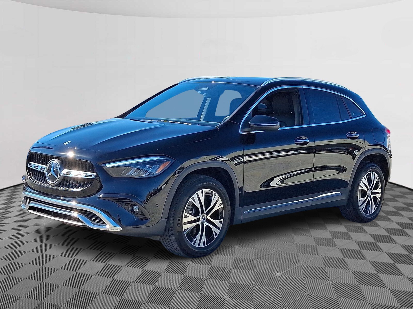 2025 Mercedes Benz GLA 250 4MATIC photo 2