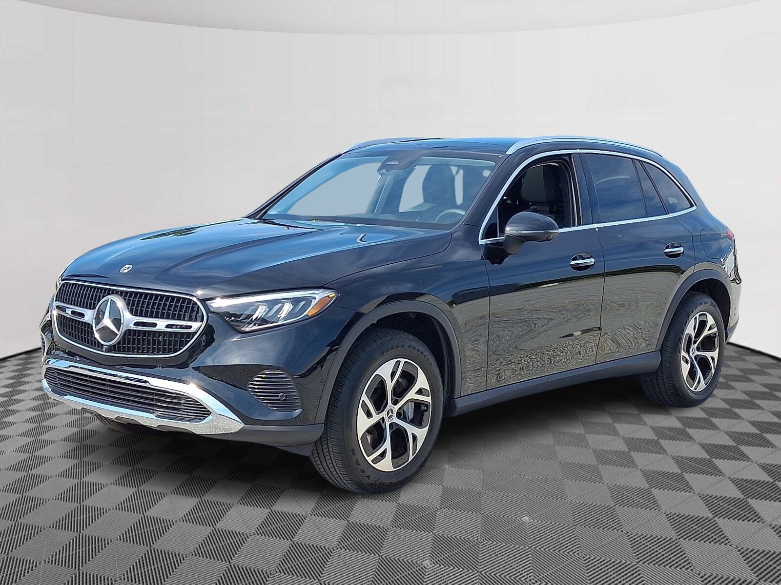 2025 Mercedes Benz GLC 350e 4MATIC photo 3