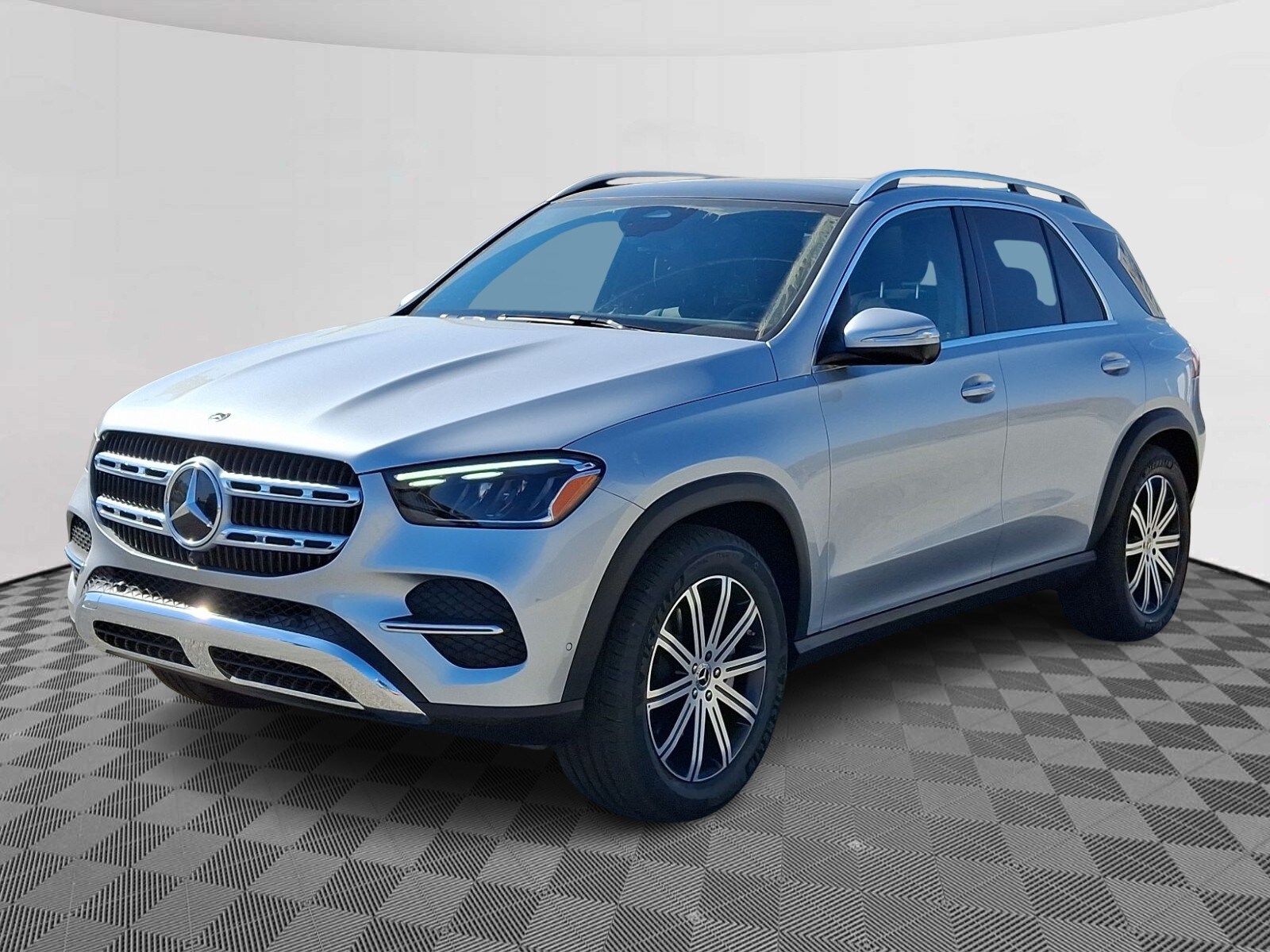 2025 Mercedes Benz GLE 350 4MATIC photo 2