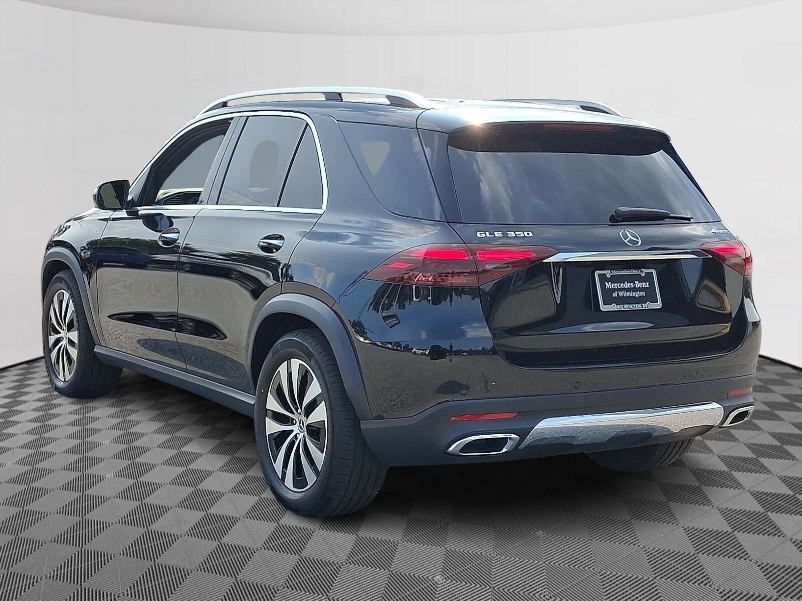 2025 Mercedes Benz GLE 350 4MATIC photo 4