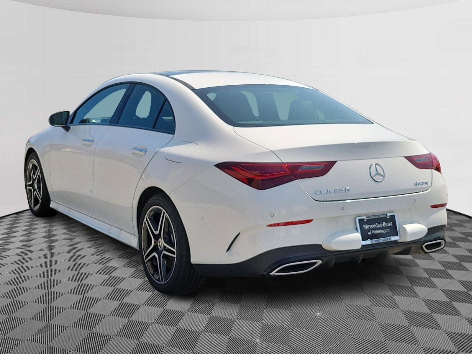 2024 Mercedes Benz CLA 250 4MATIC photo 3