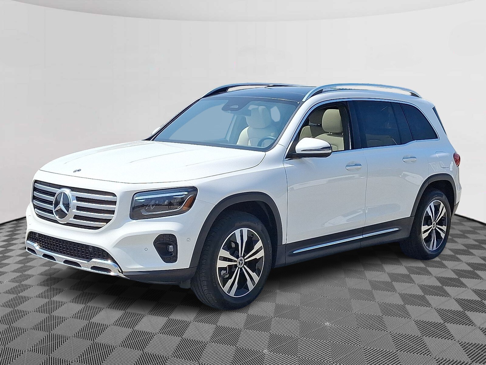 2025 Mercedes Benz GLB 250 4MATIC photo 3