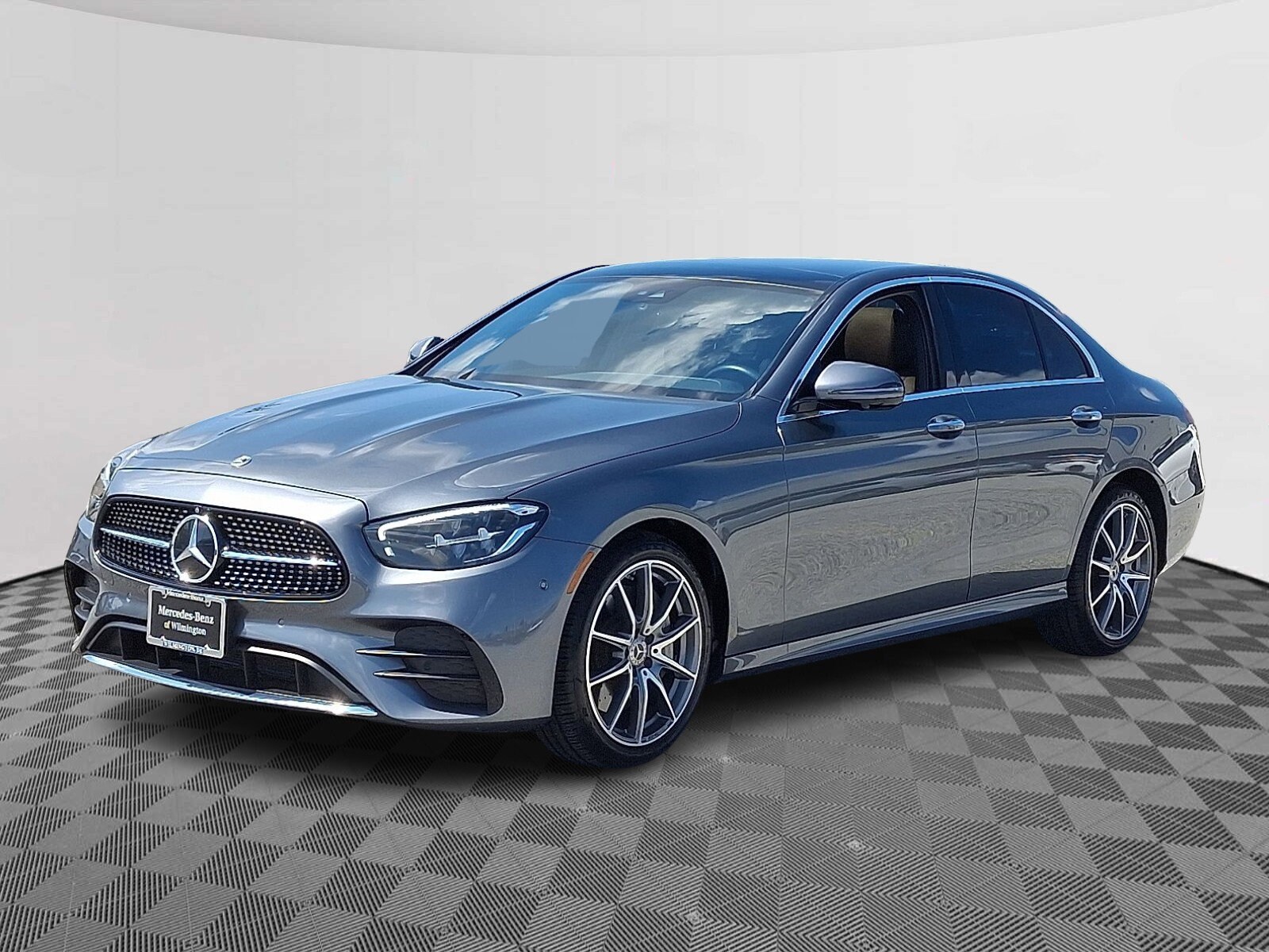 2023 Mercedes Benz E 350 4MATIC Sedan photo 3