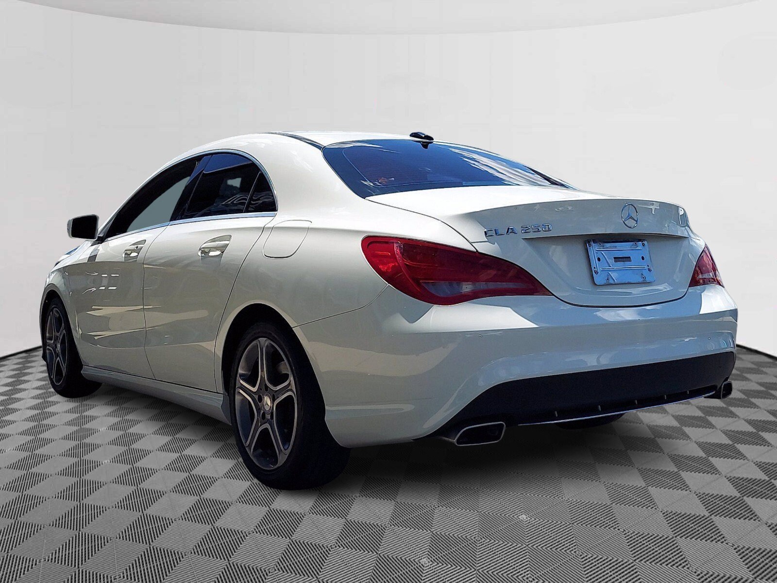 2014 Mercedes Benz CLA 250 photo 4