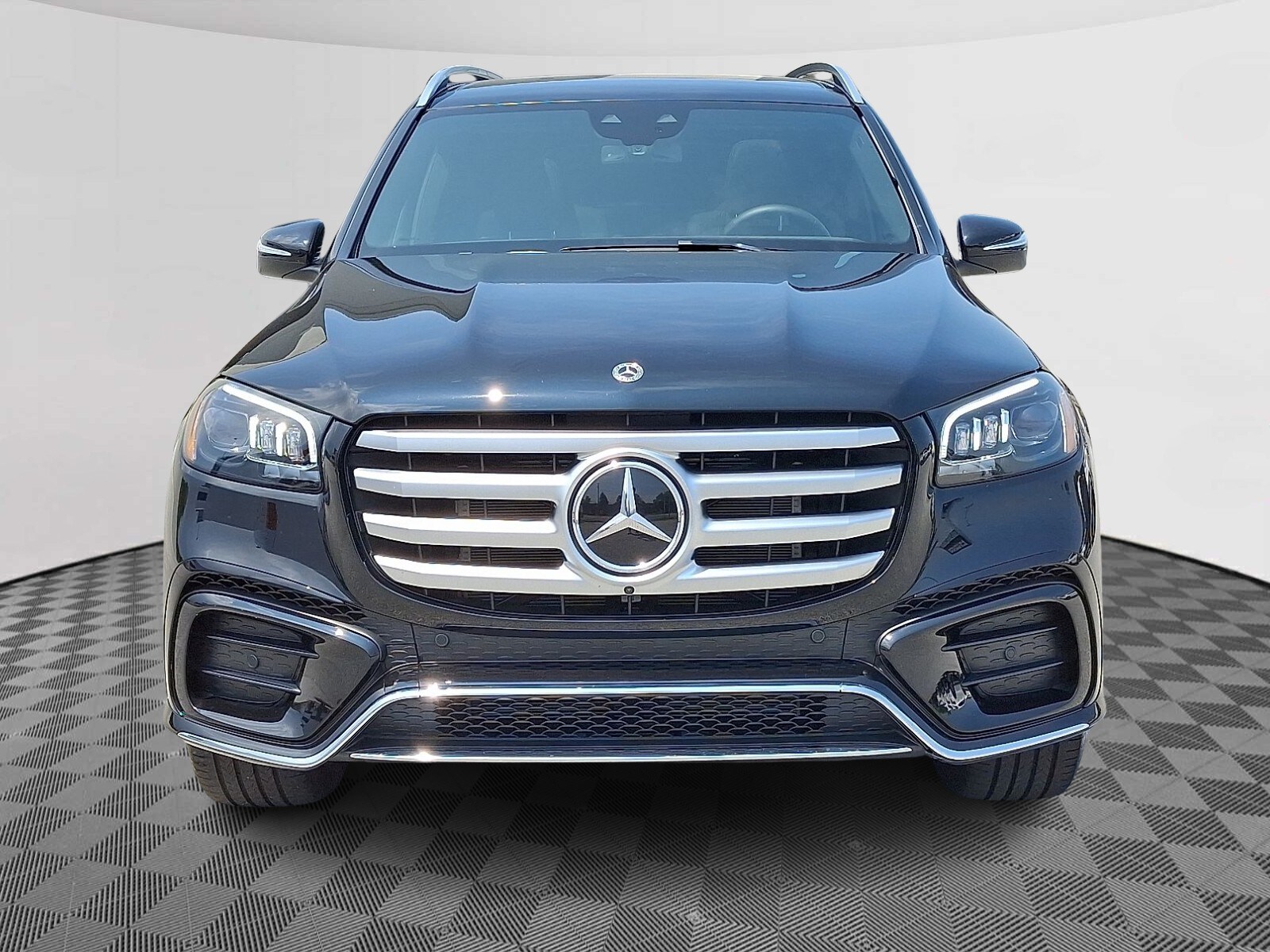 2025 Mercedes Benz GLS 580 4MATIC photo 2