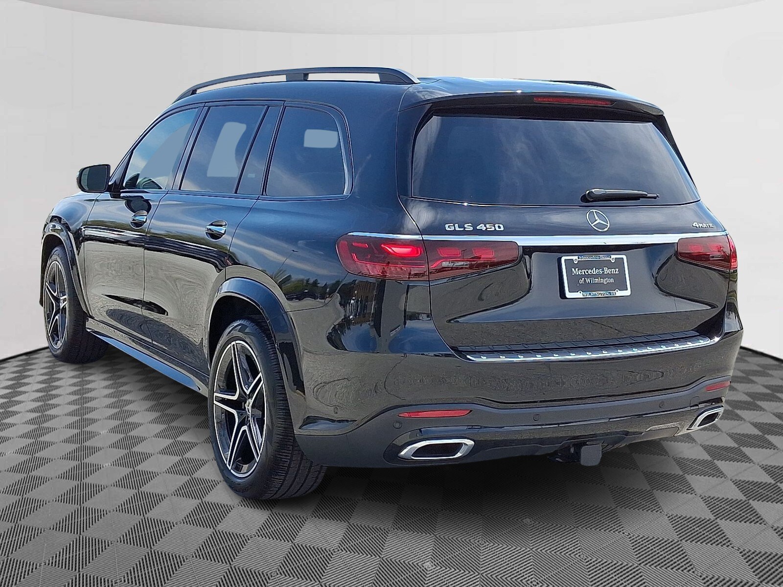 2025 Mercedes Benz GLS 450 4MATIC photo 4