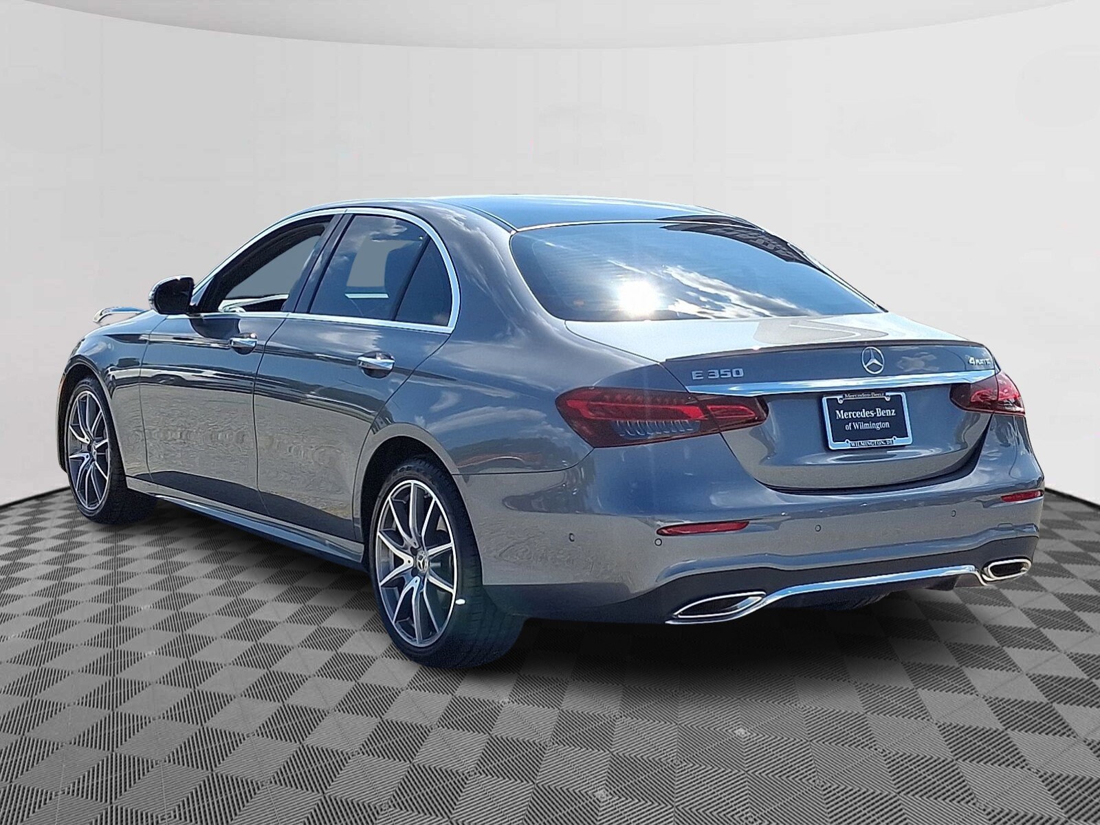 2023 Mercedes Benz E 350 4MATIC Sedan photo 4