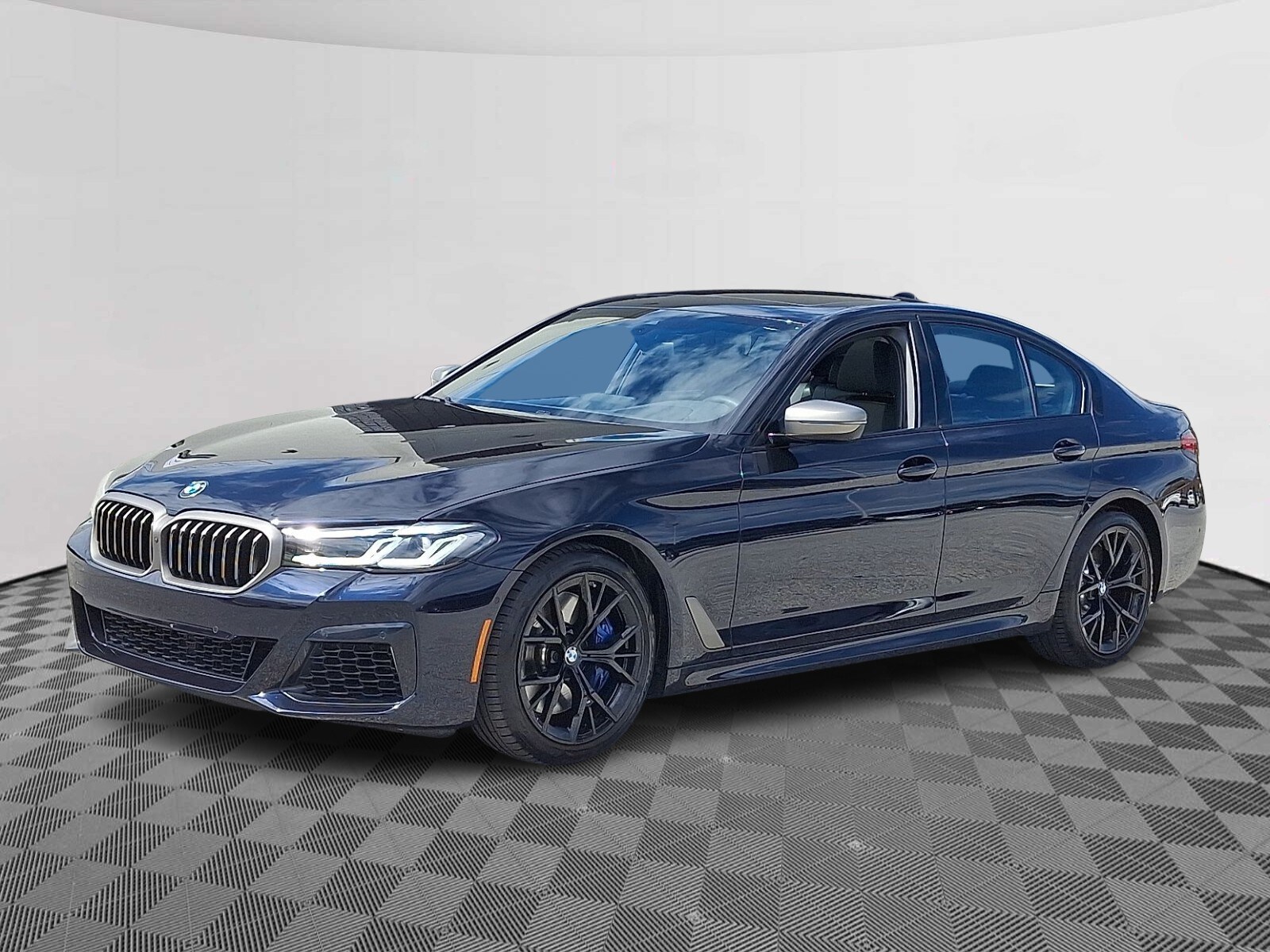 2023 Bmw M550i xDrive Sedan photo 2