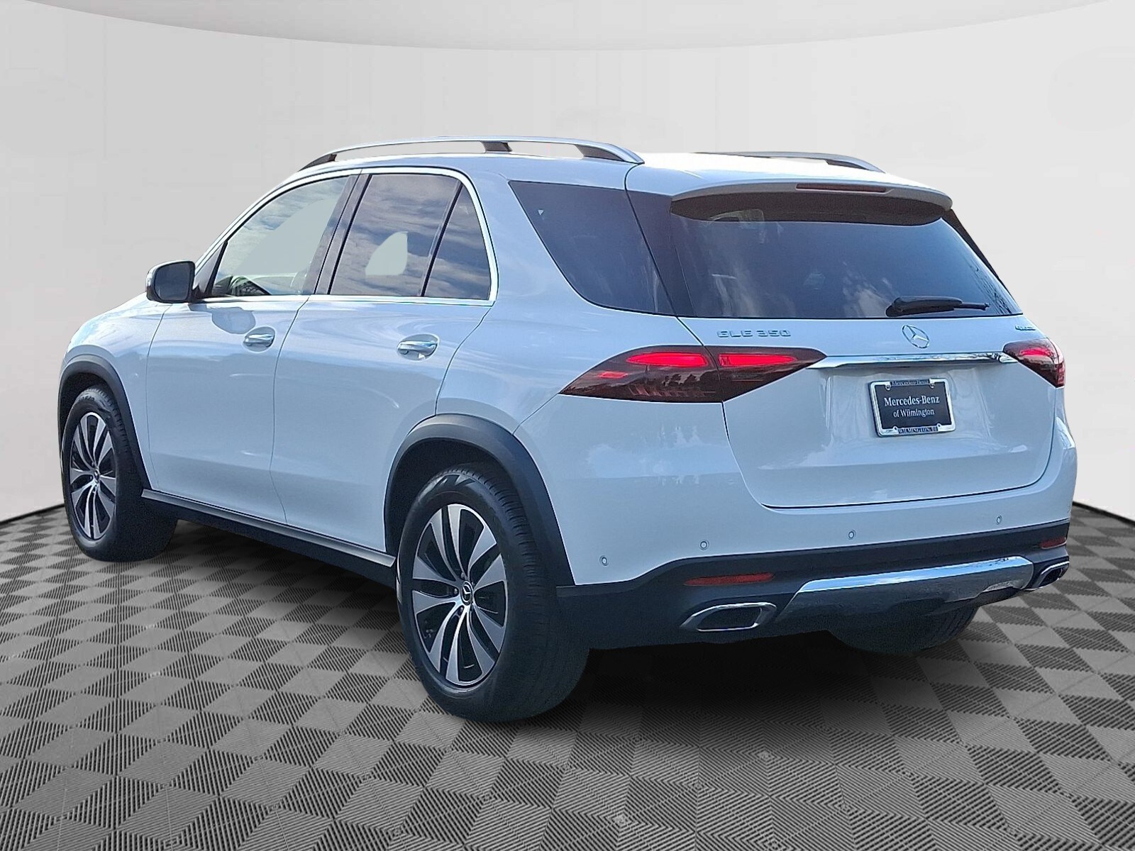 2024 Mercedes Benz GLE 350 4MATIC photo 4