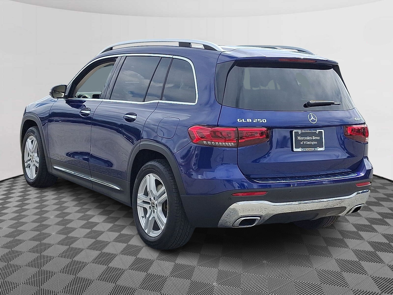 2023 Mercedes Benz GLB 250 4MATIC photo 4