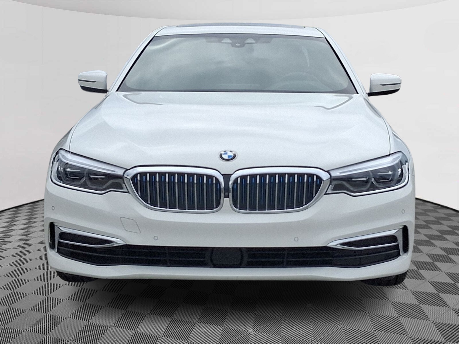 2019 Bmw 530e xDrive Sedan photo 2