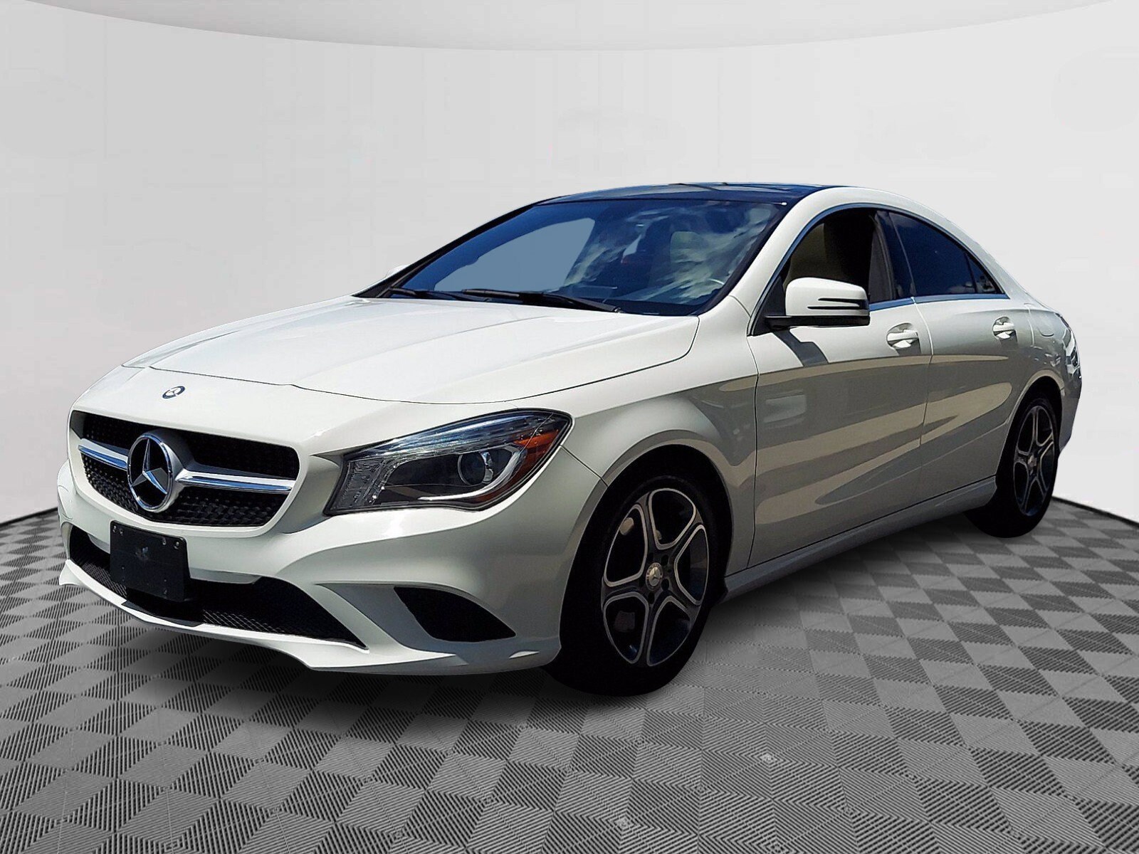 2014 Mercedes Benz CLA 250 photo 3