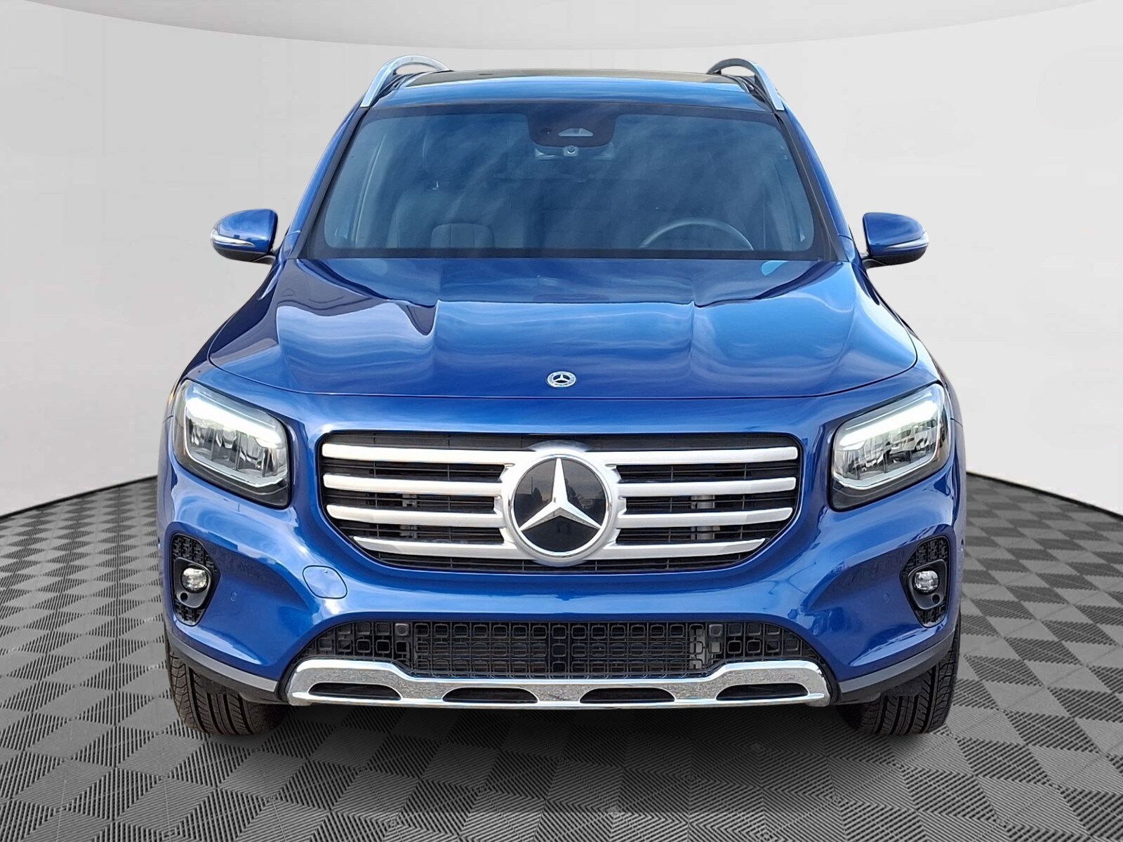 2024 Mercedes Benz GLB 250 4MATIC photo 2