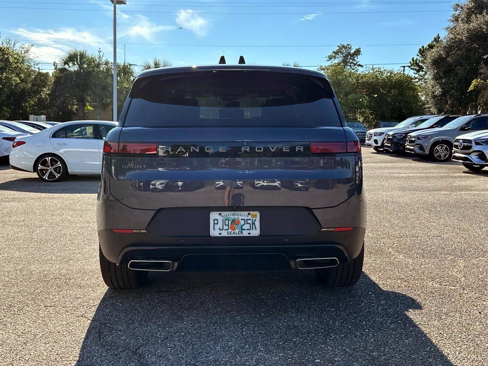 2025 Land Rover Range Rover Sport SE photo 3