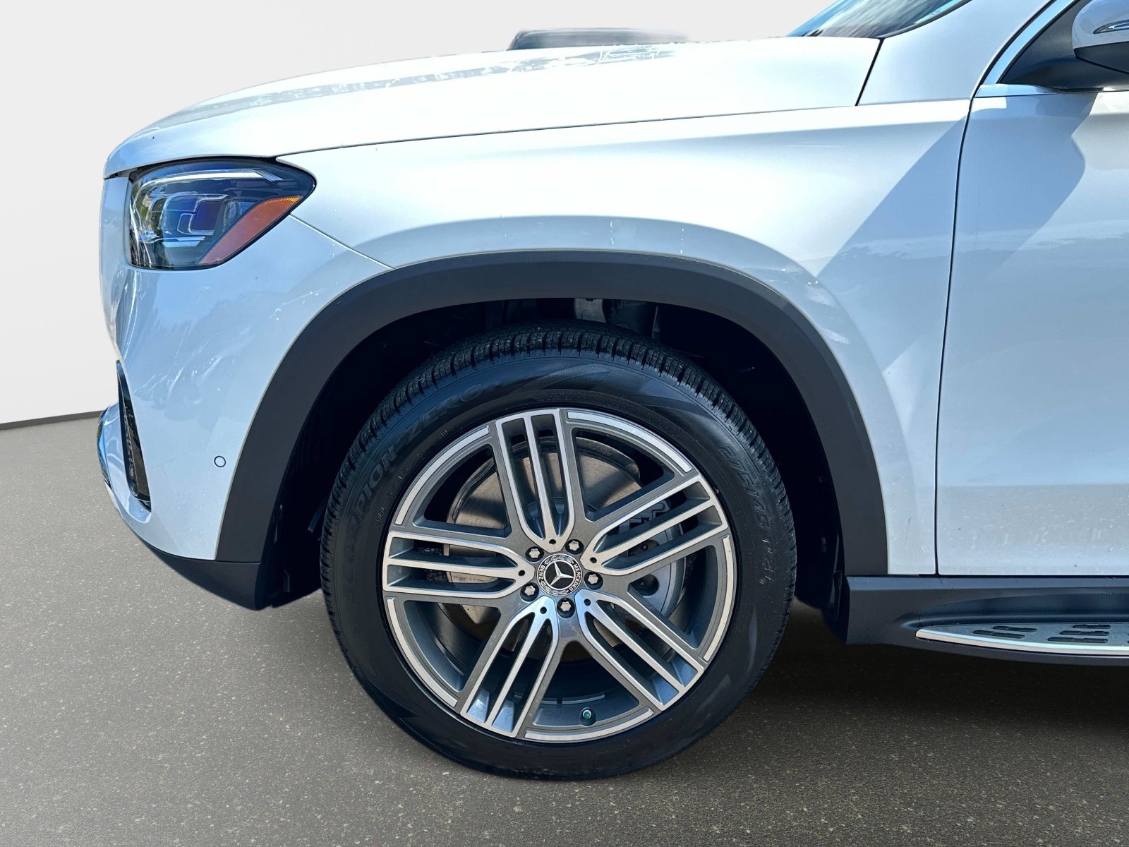 2025 Mercedes-Benz GLS Base - Photo 10