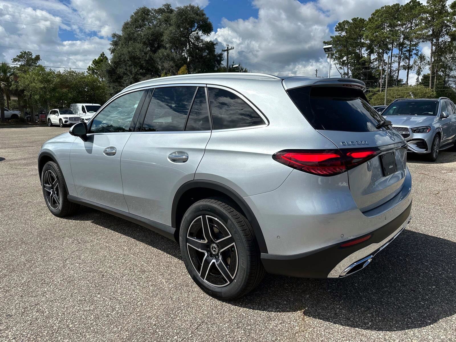 2026 Mercedes Benz GLC 300 photo 3