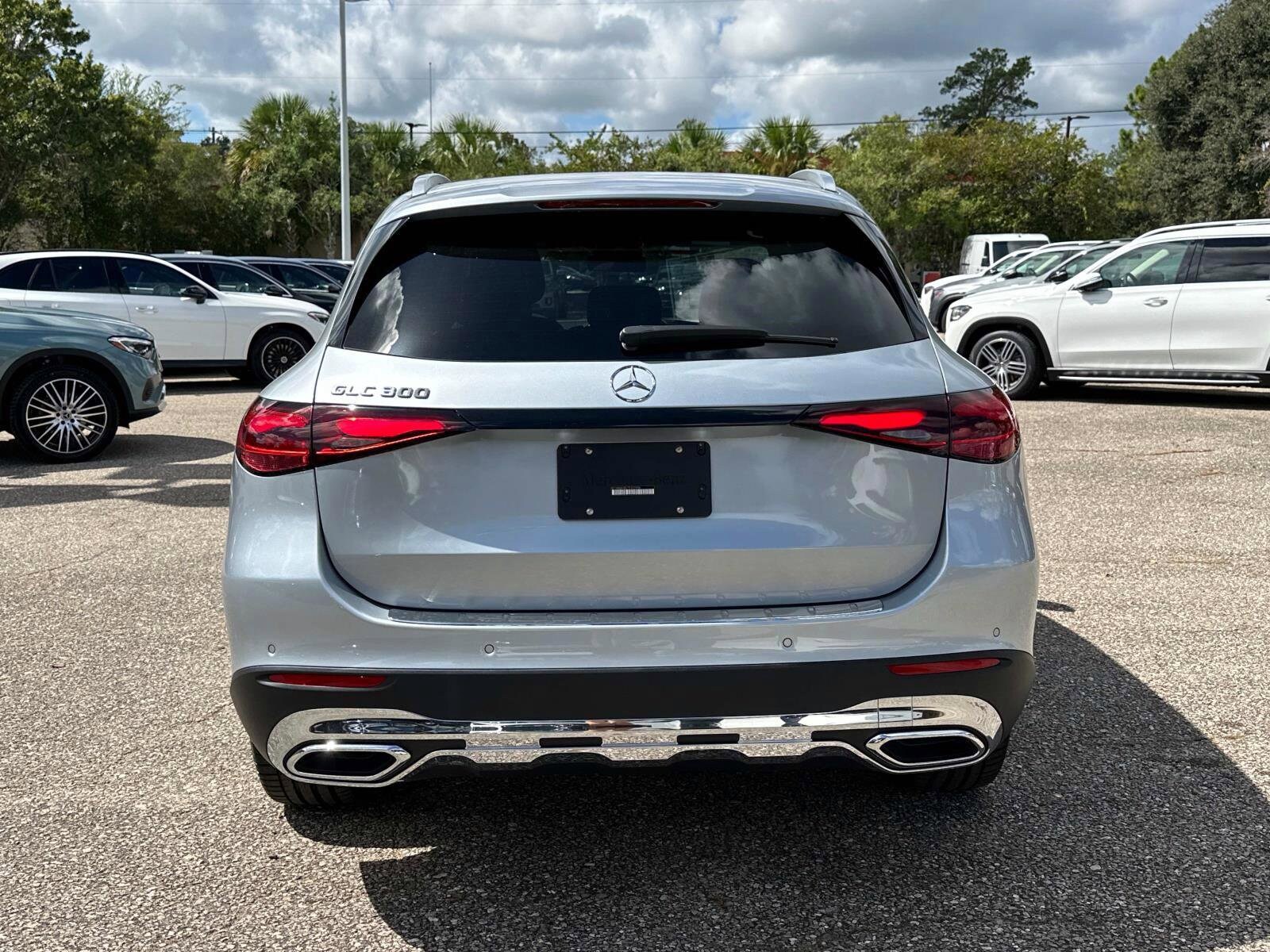 2026 Mercedes Benz GLC 300 photo 4