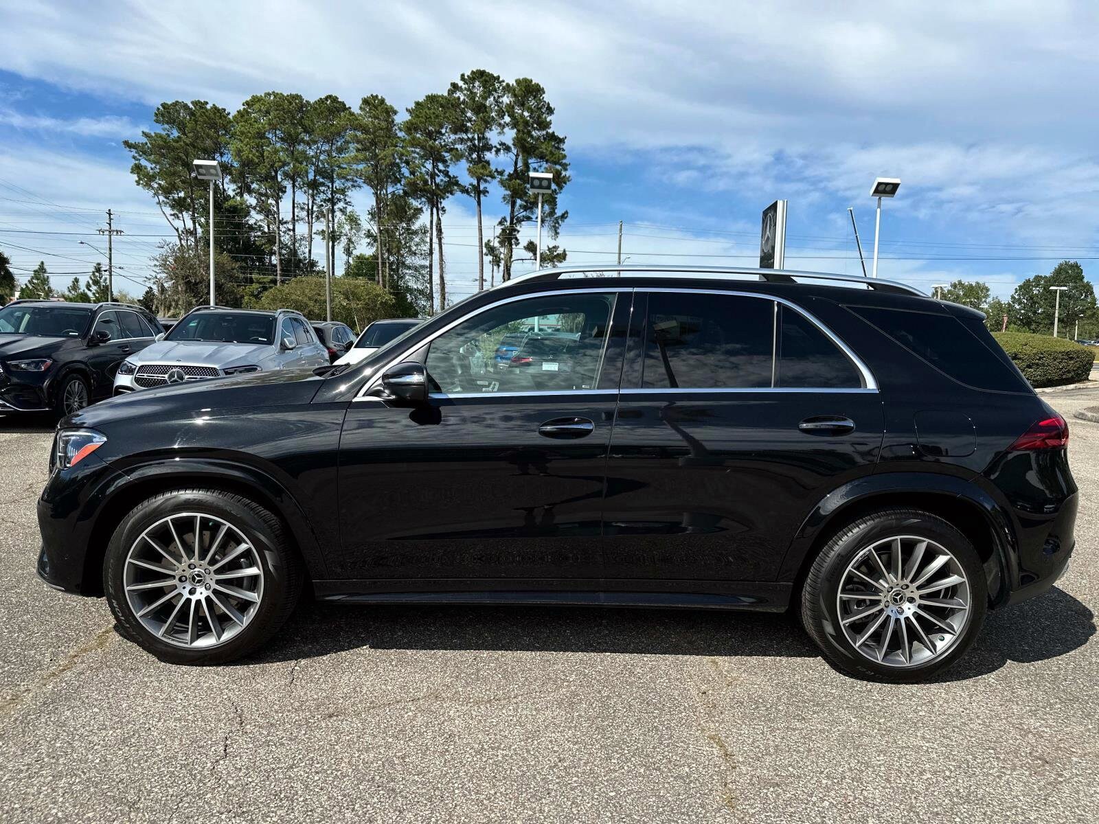 2025 Mercedes Benz GLE 450e 4MATIC photo 2