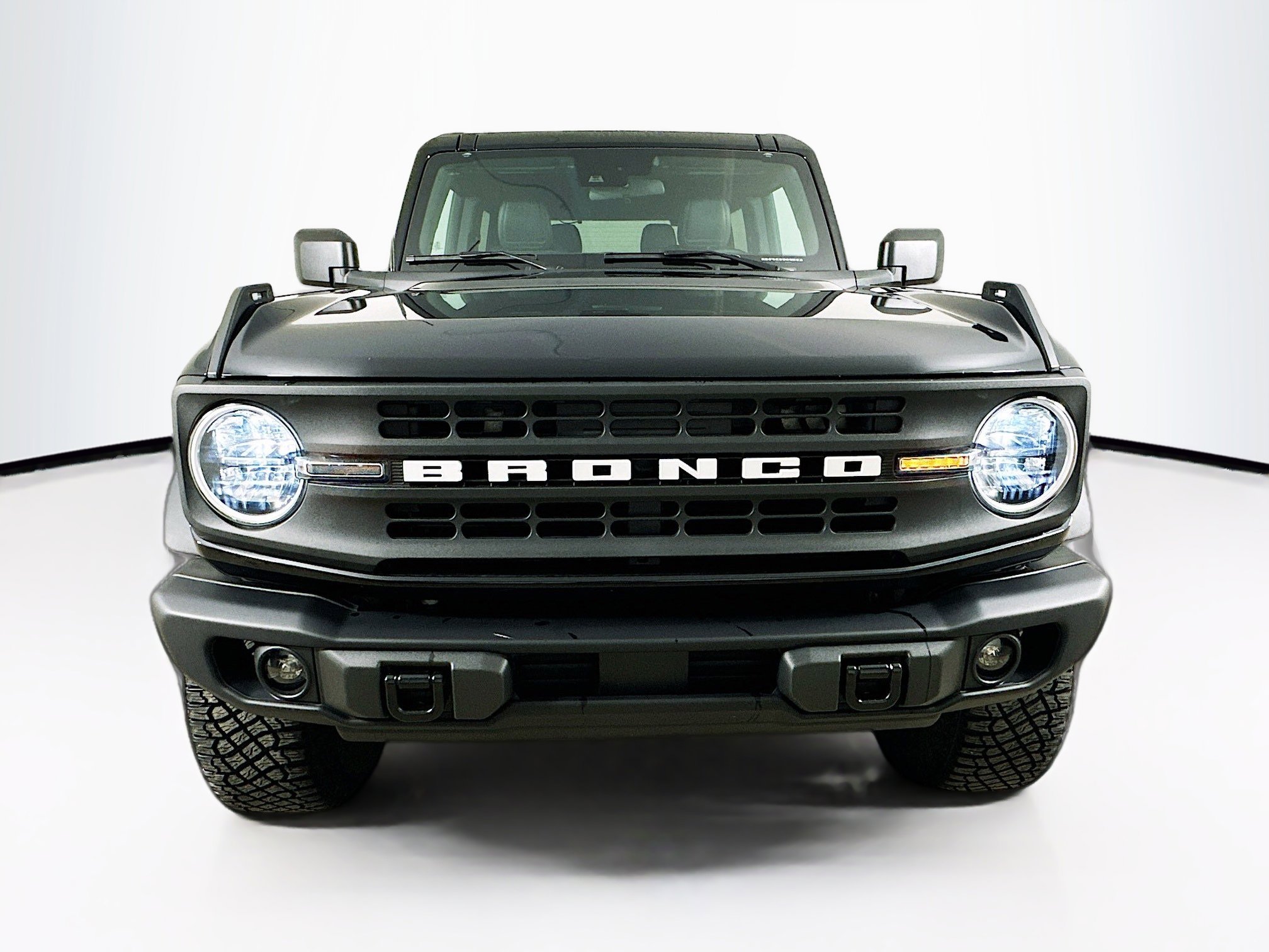 2024 Ford Bronco Black Diamond photo 2