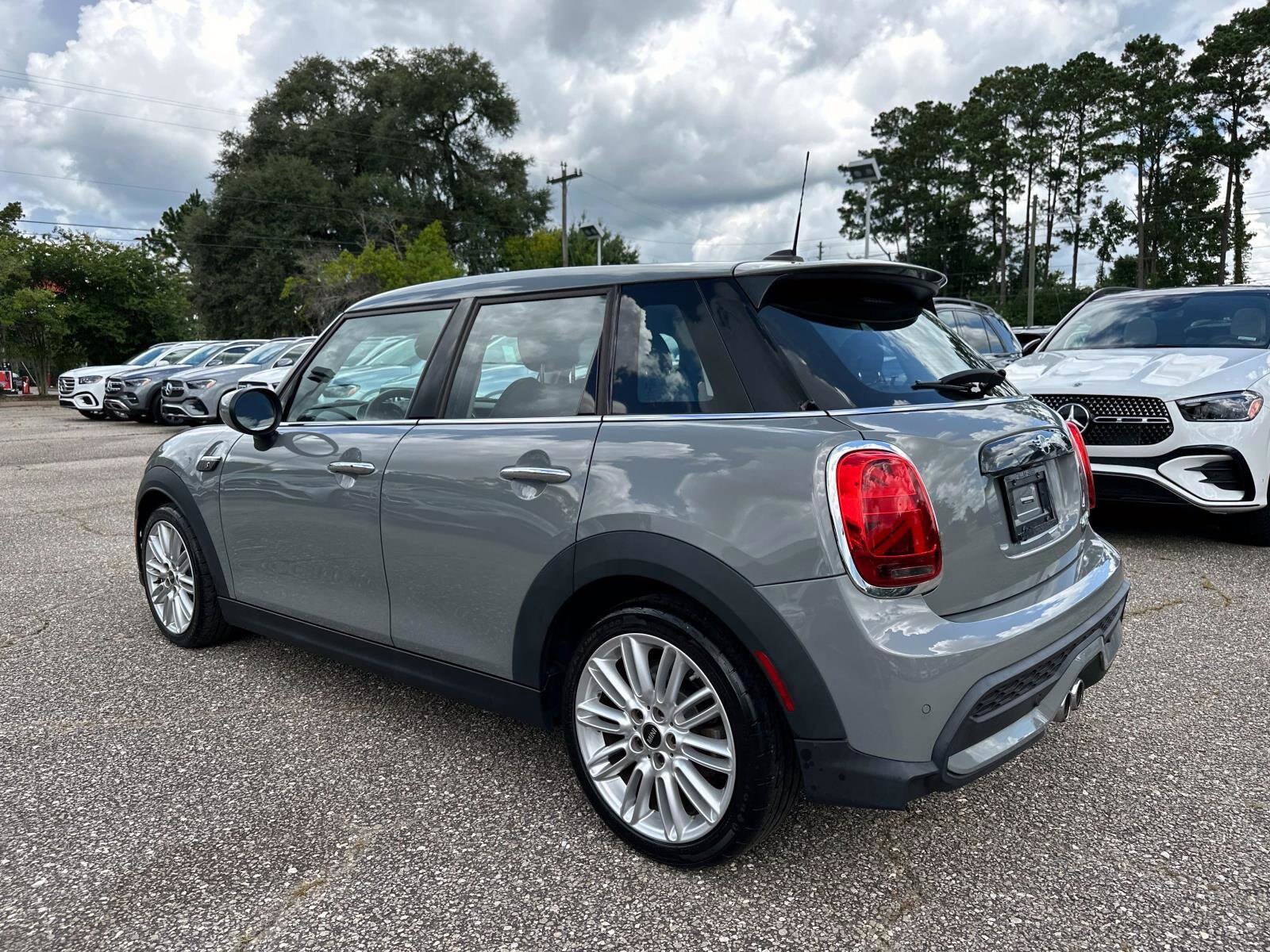 2023 Mini Cooper 4 Door Hardtop Signature photo 3