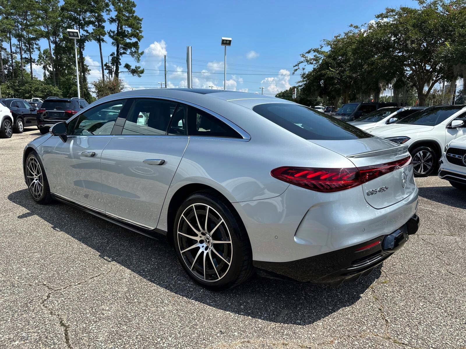 2024 Mercedes Benz EQS-Class Sedan photo 2