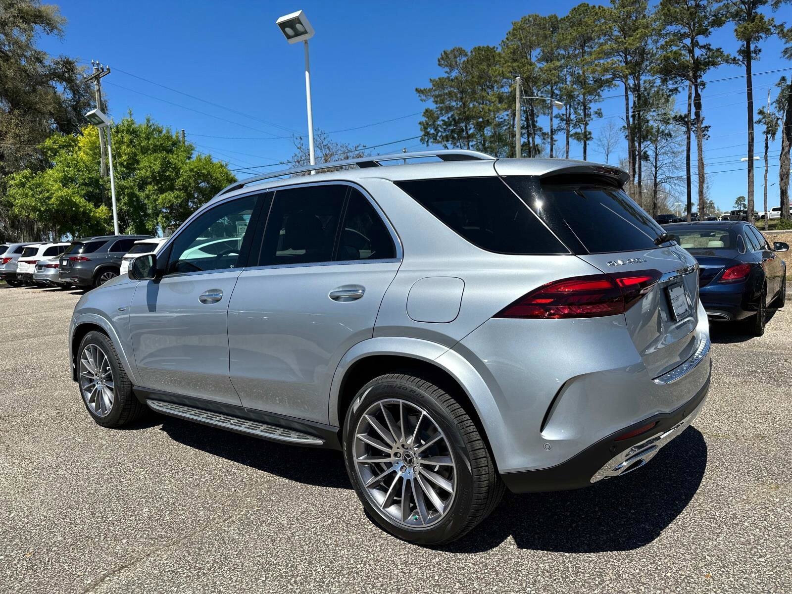 2025 Mercedes Benz GLE 450e 4MATIC photo 3