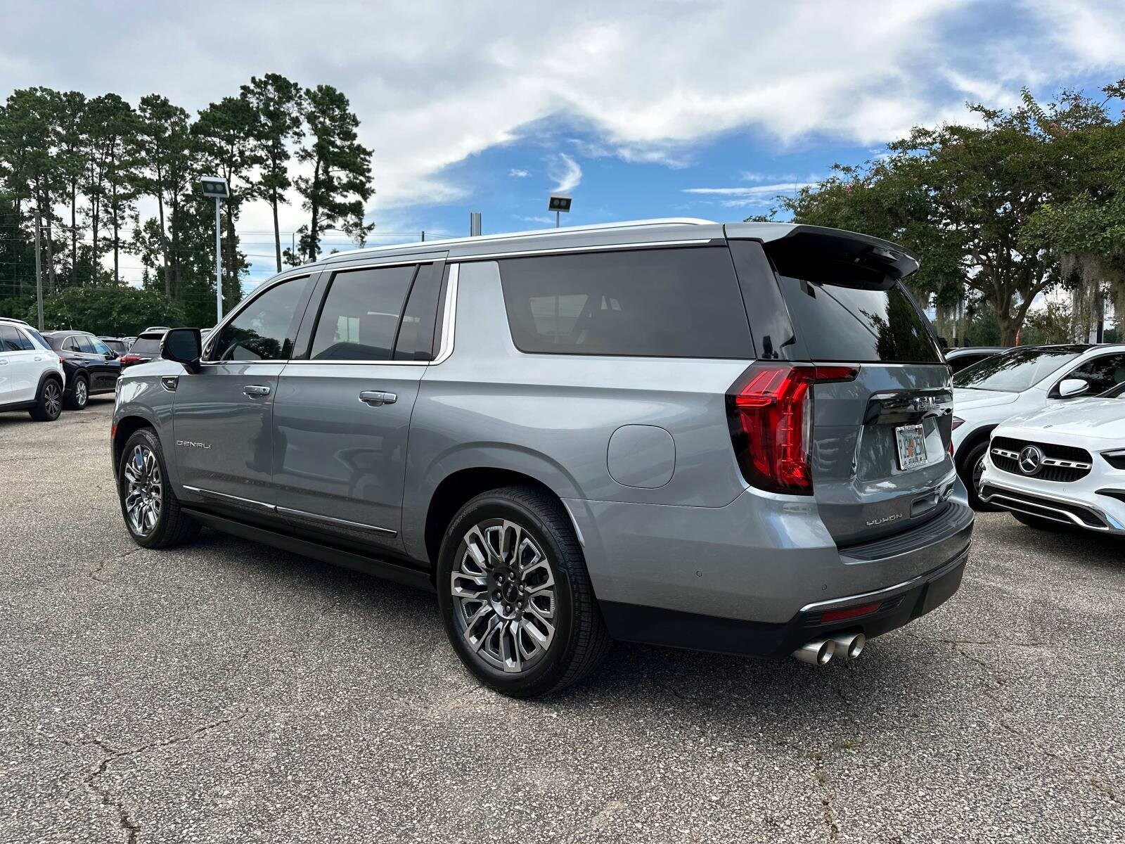 2023 Gmc Yukon XL Denali Ultimate photo 2