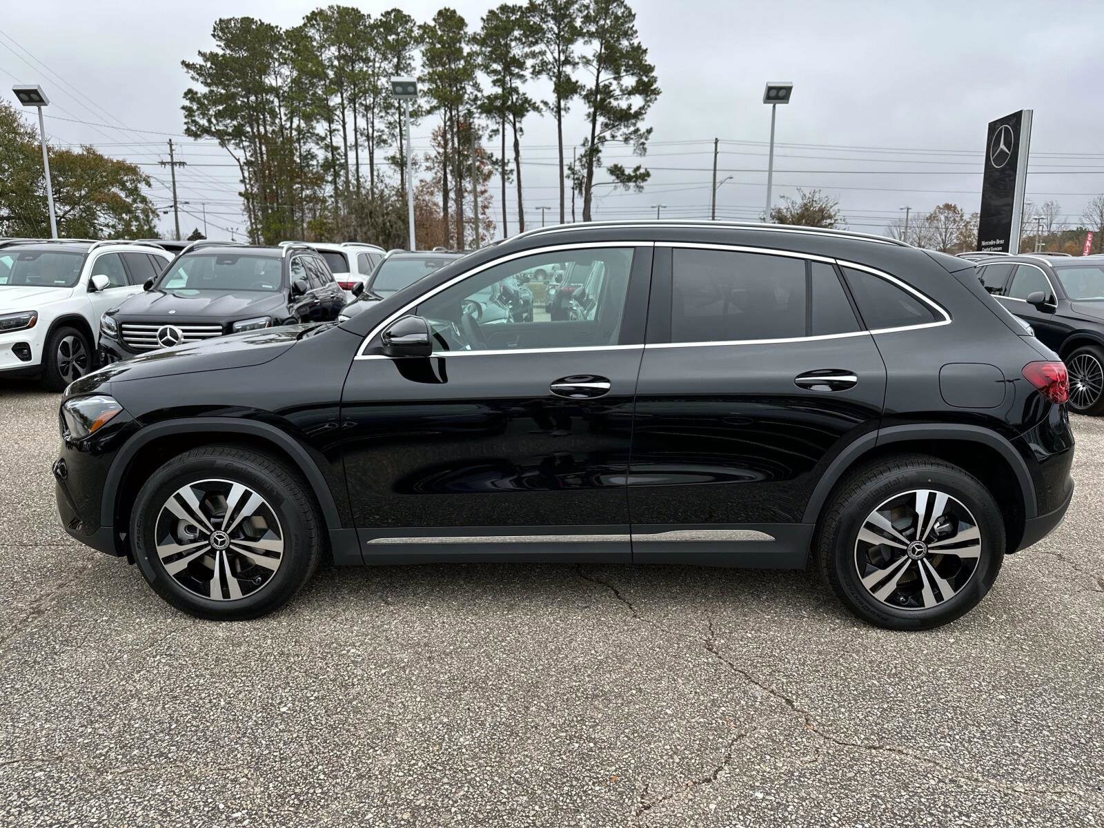 2025 Mercedes Benz GLA 250 photo 2