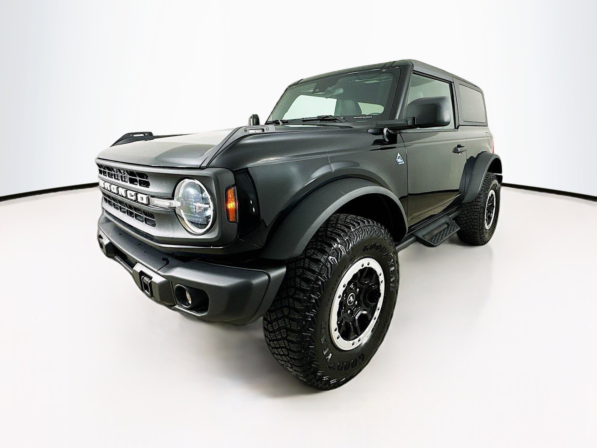 2024 Ford Bronco Black Diamond photo 3