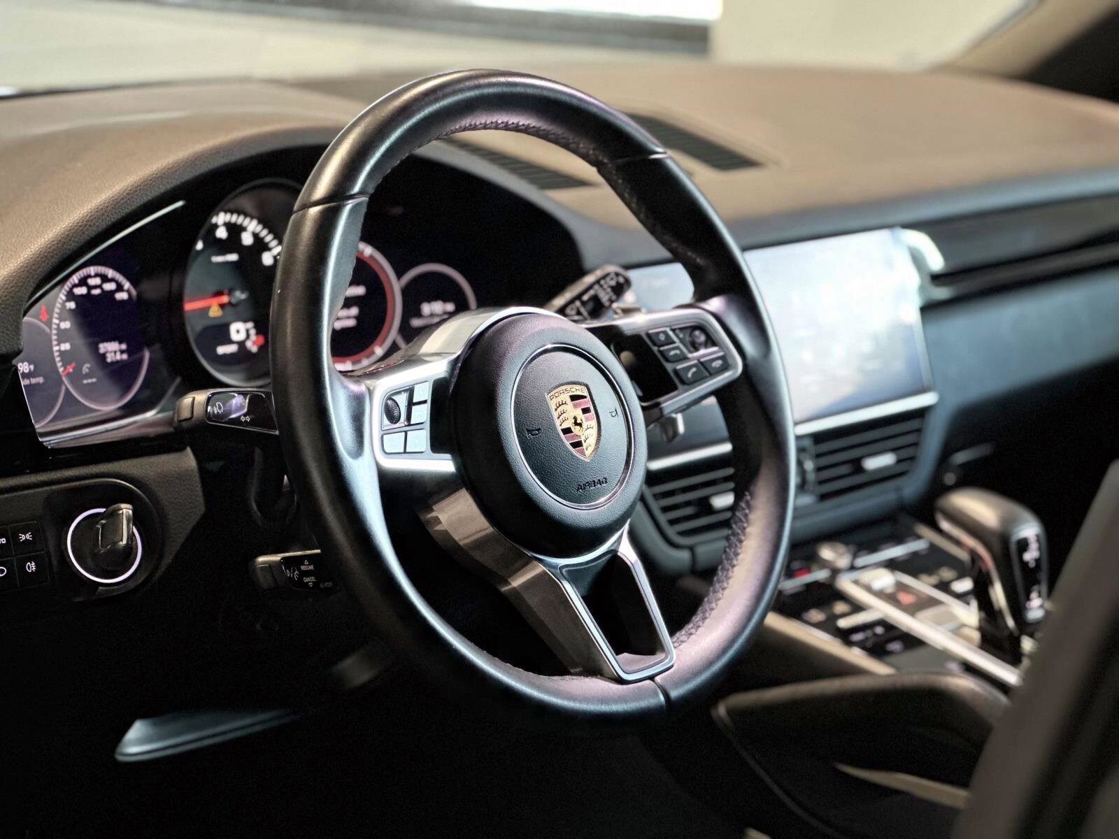 2022 Porsche Cayenne Base photo 4