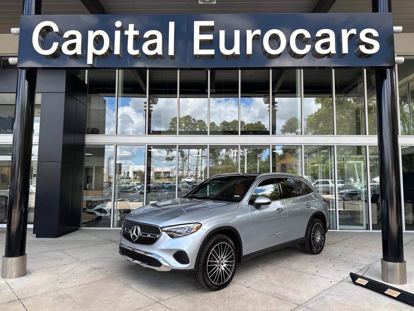 2026 Mercedes-Benz GLC Base's photo