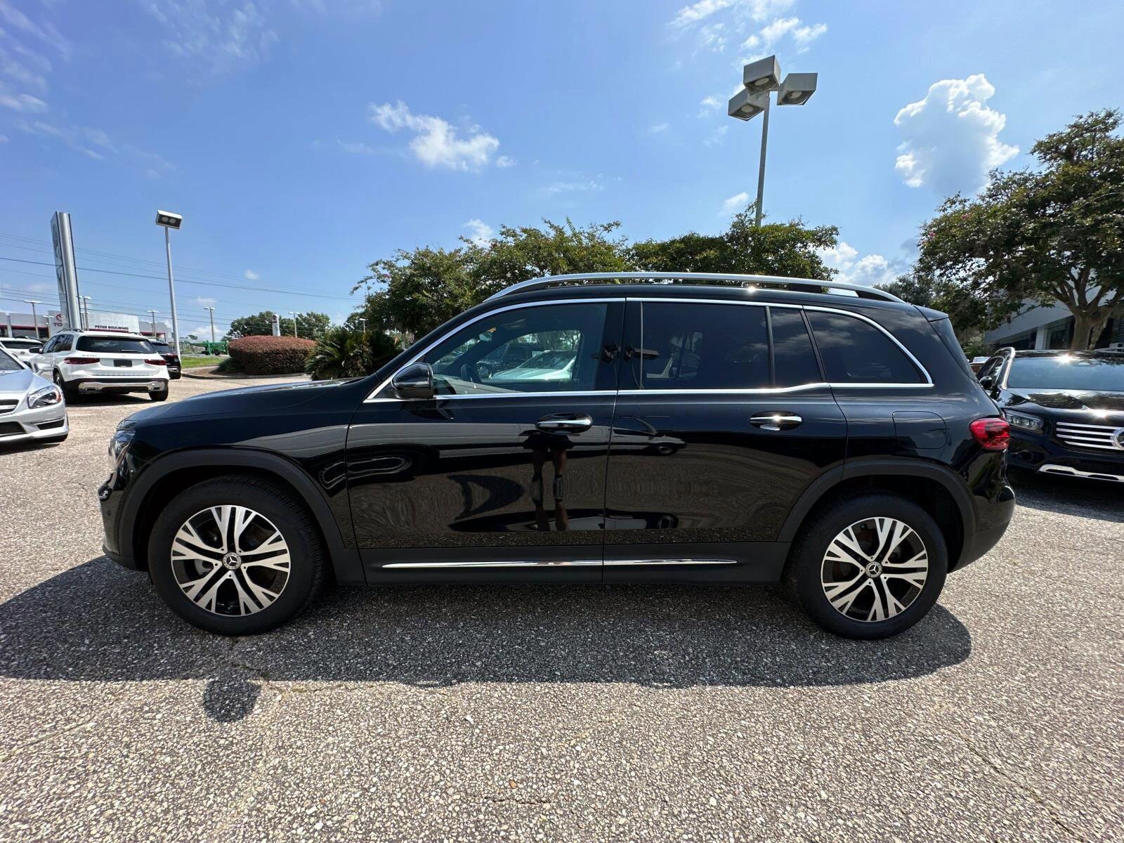 2024 Mercedes Benz GLB 250 photo 2
