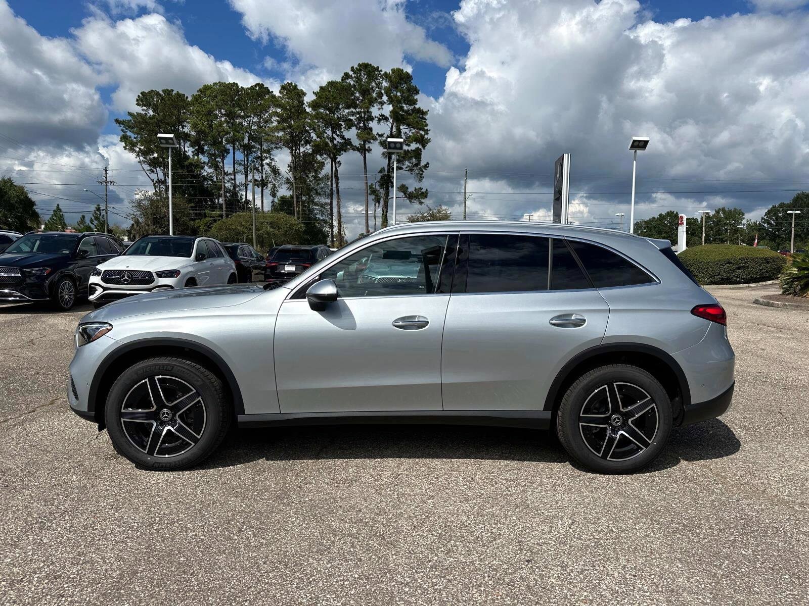2026 Mercedes Benz GLC 300 photo 2