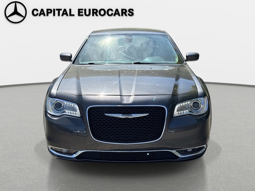 2015 Chrysler 300 Limited photo 2