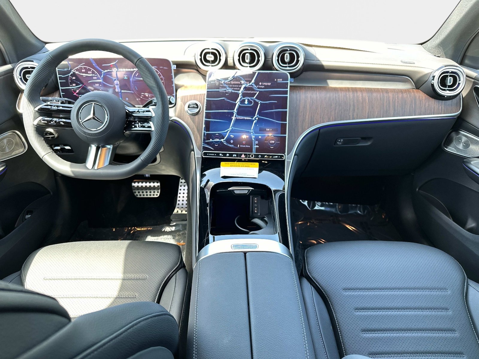 2025 Mercedes-Benz GLC Base - Photo 16