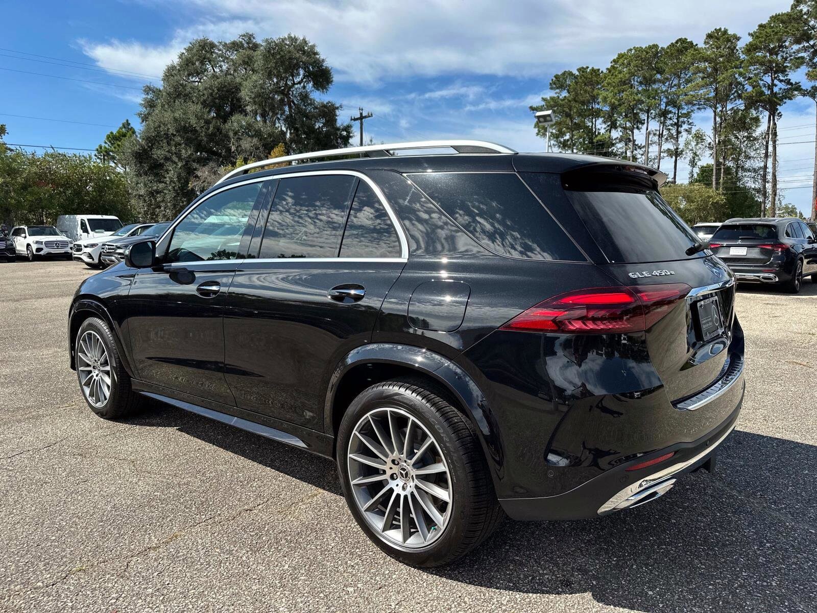 2025 Mercedes Benz GLE 450e 4MATIC photo 3