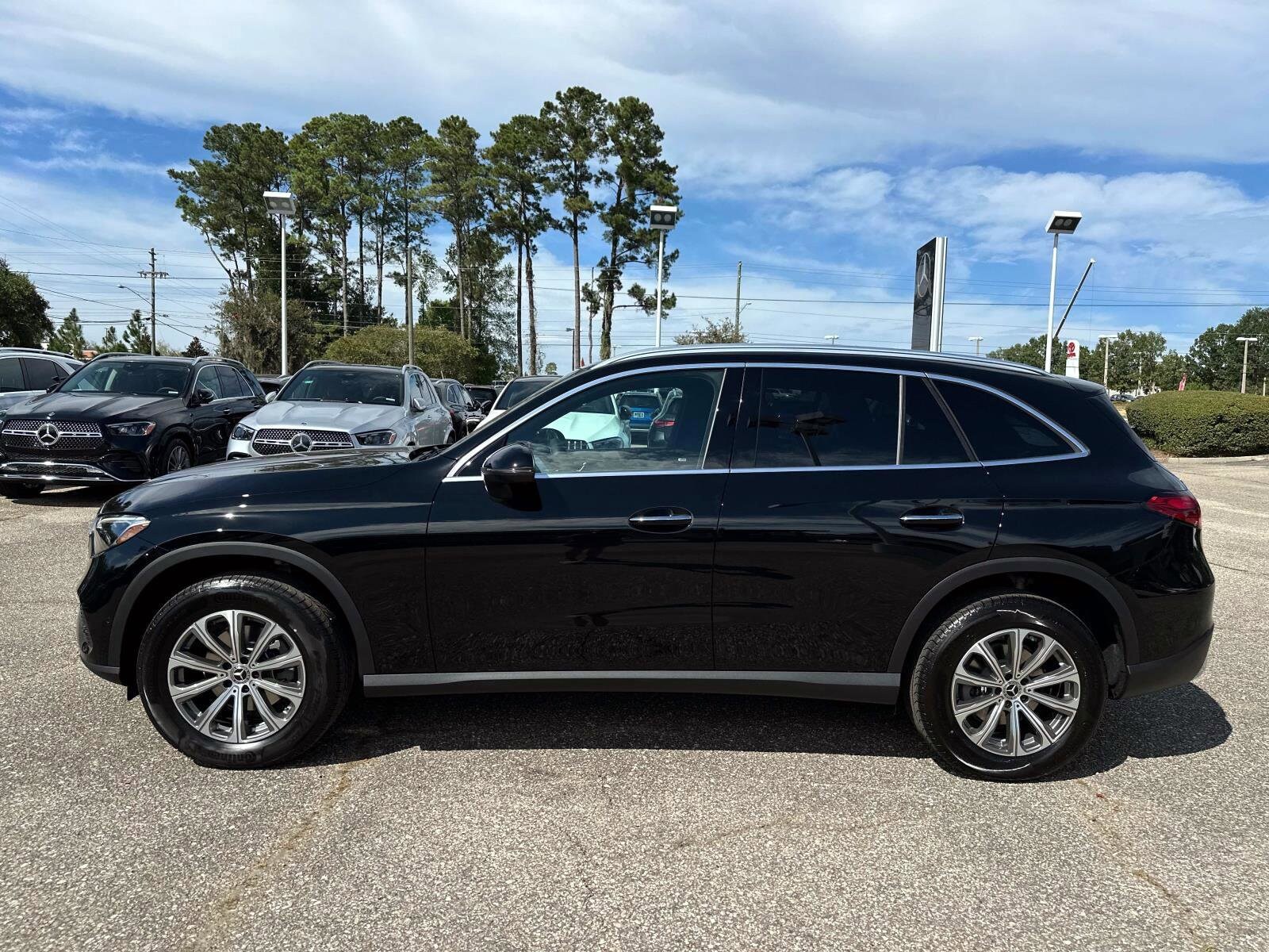 2026 Mercedes Benz GLC 300 photo 2