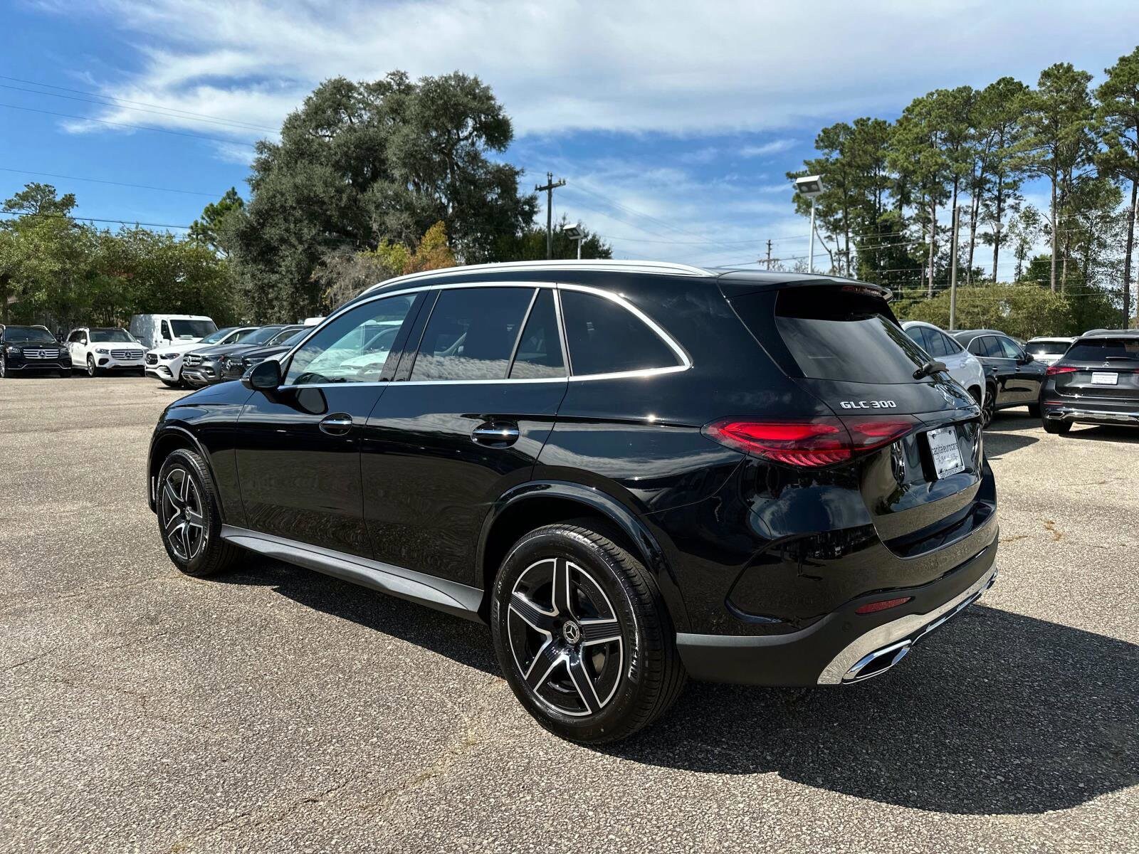2026 Mercedes Benz GLC 300 photo 2