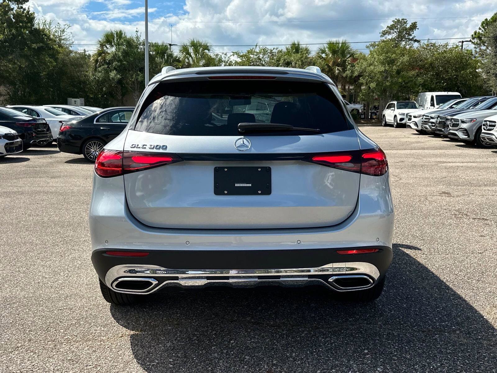 2026 Mercedes Benz GLC 300 photo 4