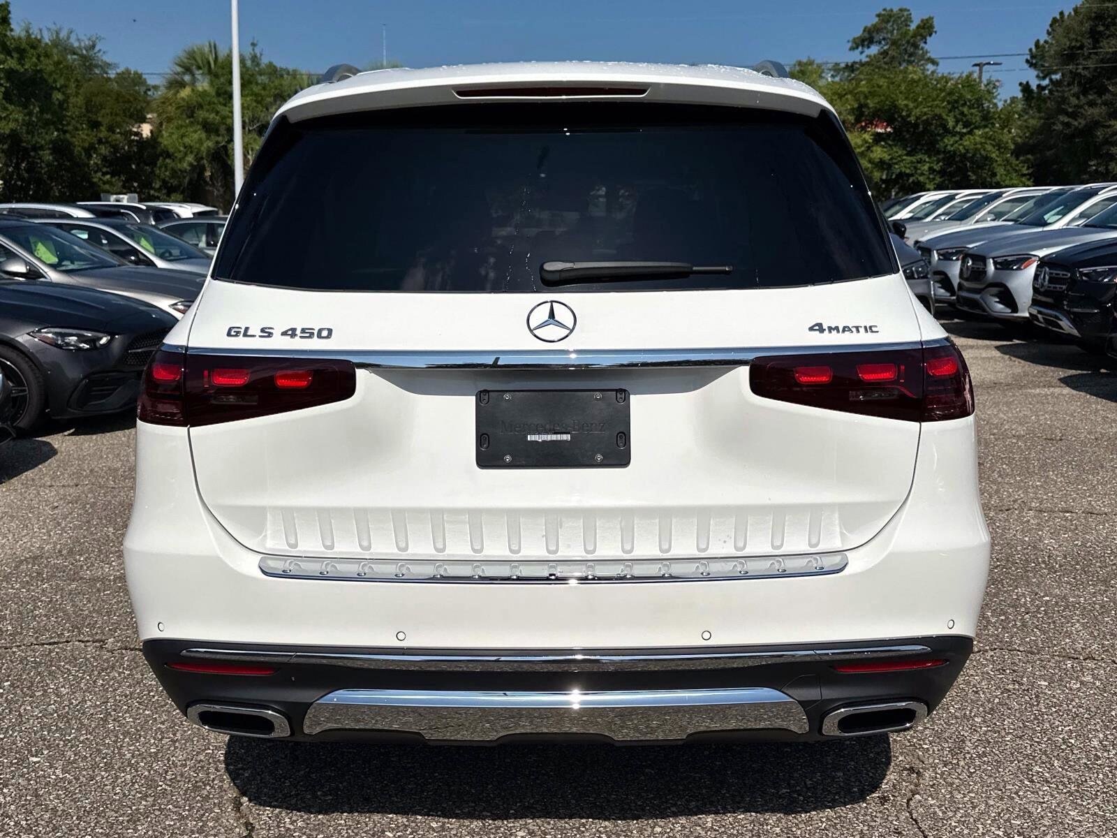 2025 Mercedes Benz GLS 450 4MATIC photo 4