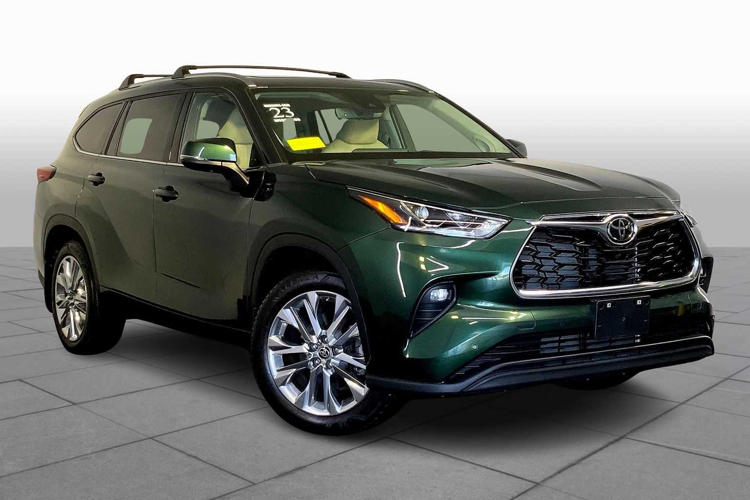 2023 Toyota Highlander Limited photo 2