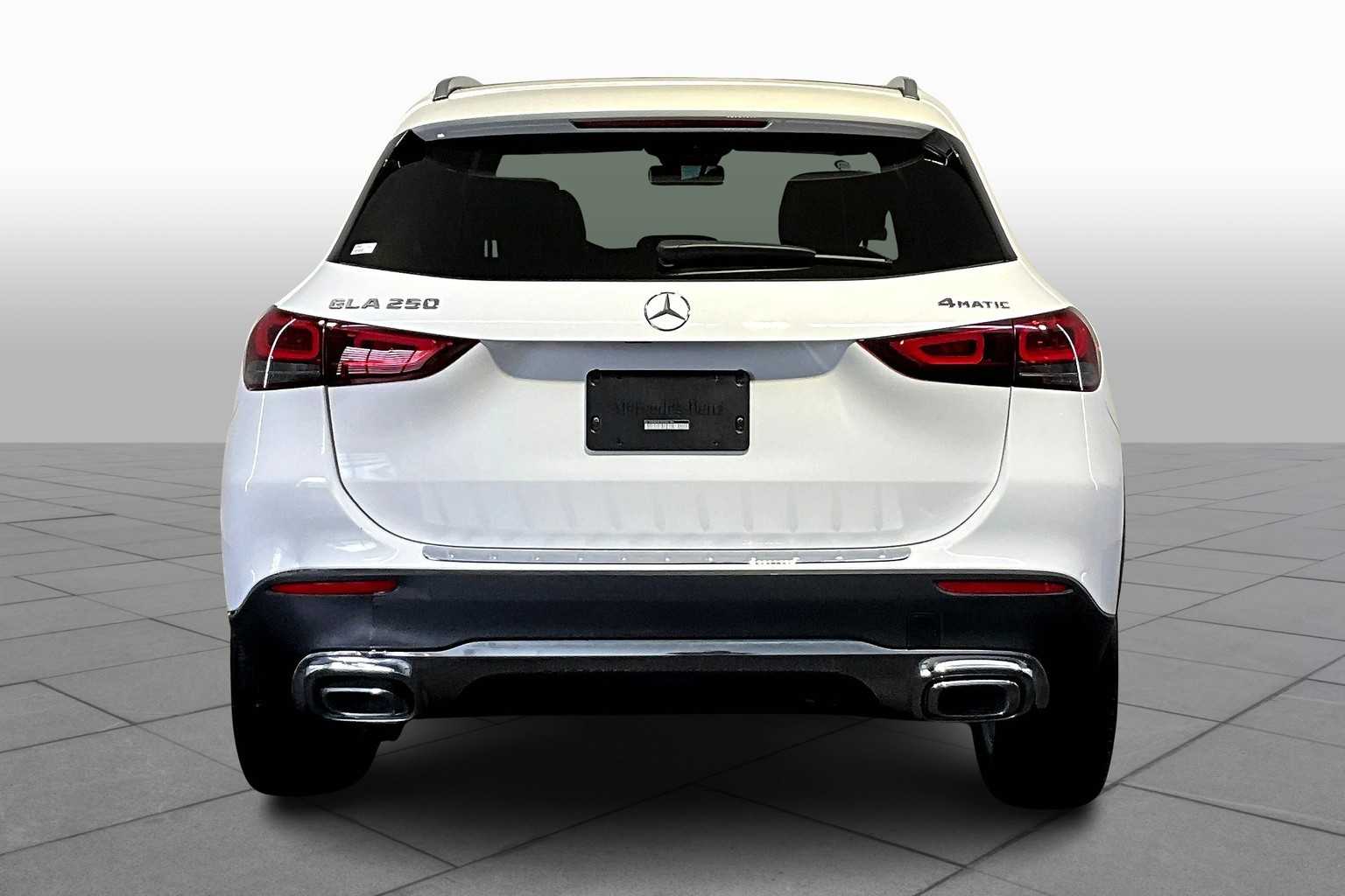 2022 Mercedes Benz GLA 250 4MATIC photo 4