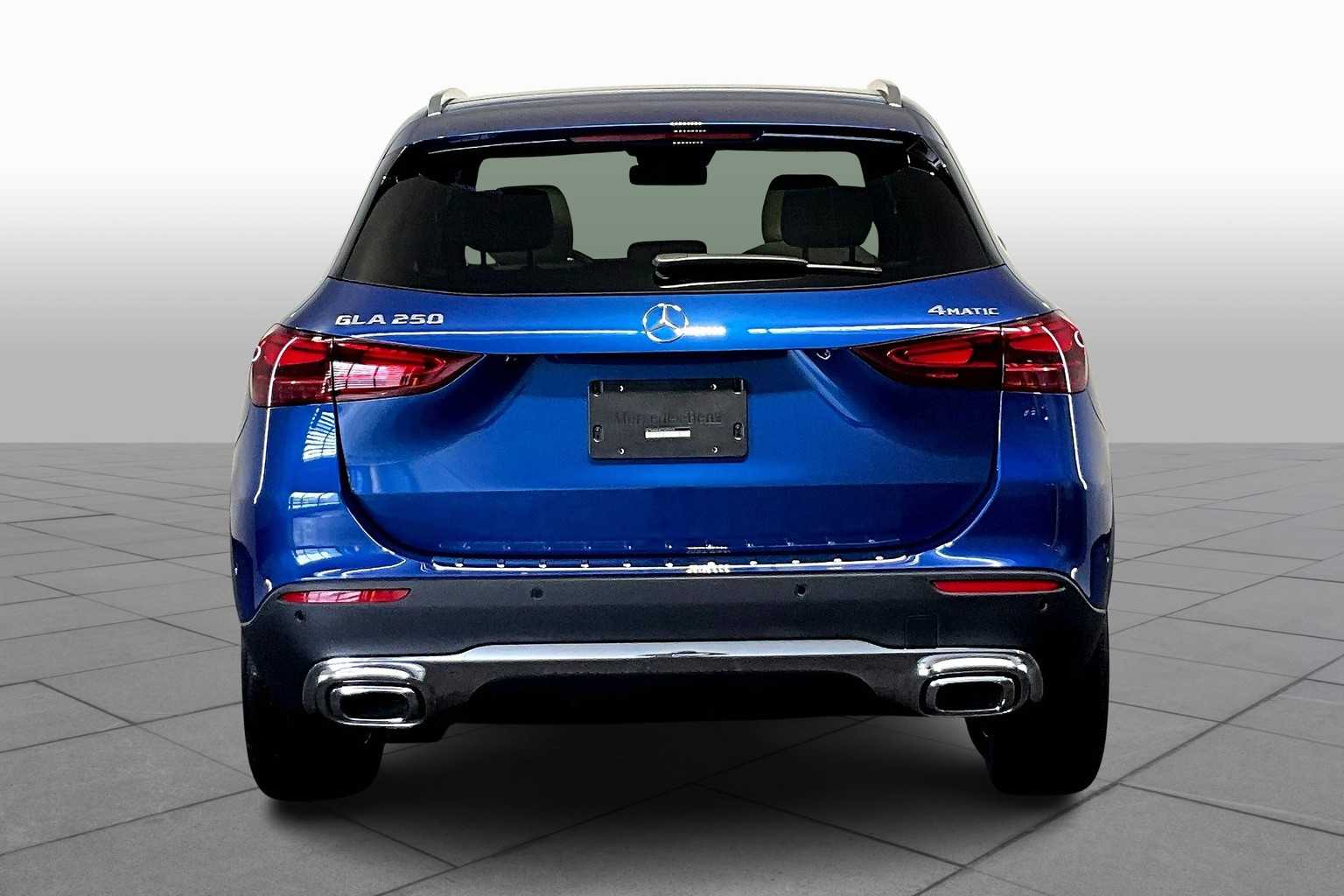 2025 Mercedes Benz GLA 250 4MATIC photo 3