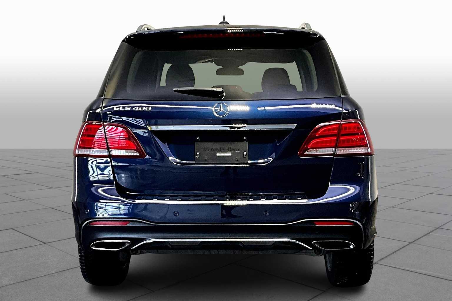 2017 Mercedes Benz GLE 400 4MATIC photo 4