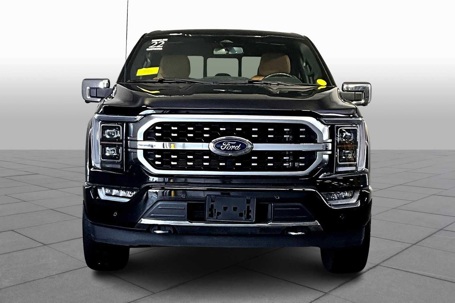 2022 Ford F-150 Platinum photo 2