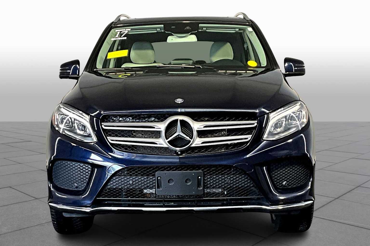 2017 Mercedes Benz GLE 400 4MATIC photo 3