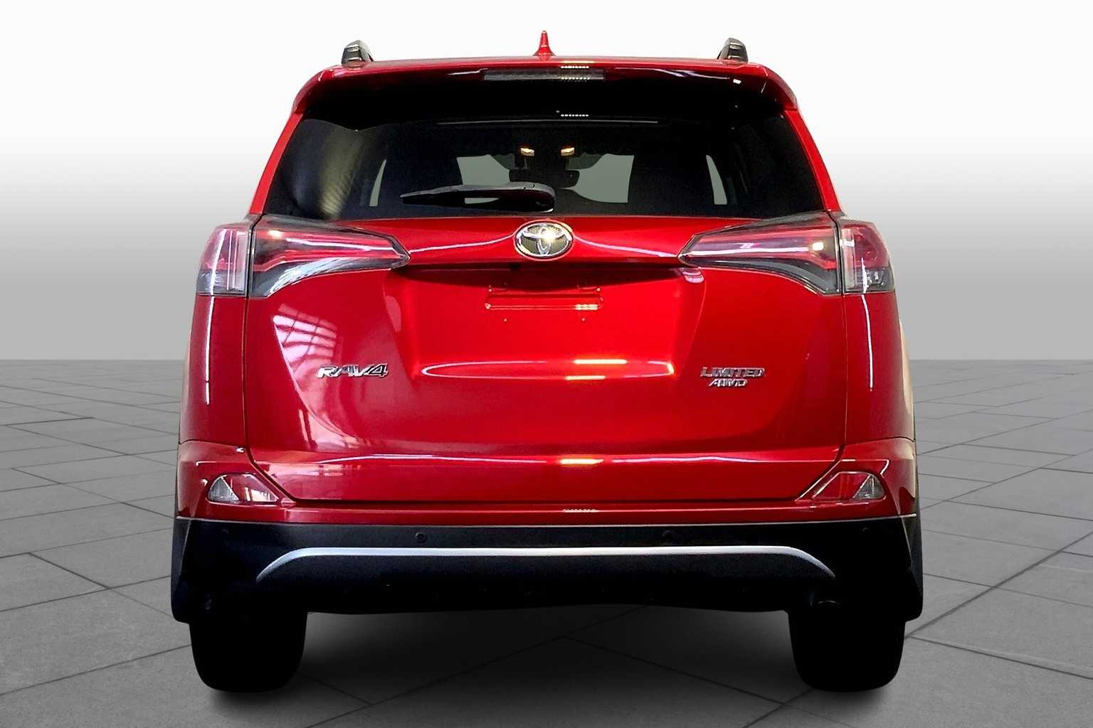 2017 Toyota RAV4 Limited photo 3